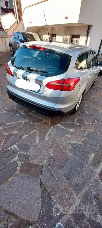 Usata Ford Focus 120 CV (88 kW) 2015 Grigio Station wagon