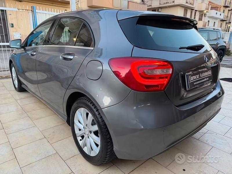 Usata Mercedes A180 Executive 108 CV (79 kW) 2015 Grigio Berlina