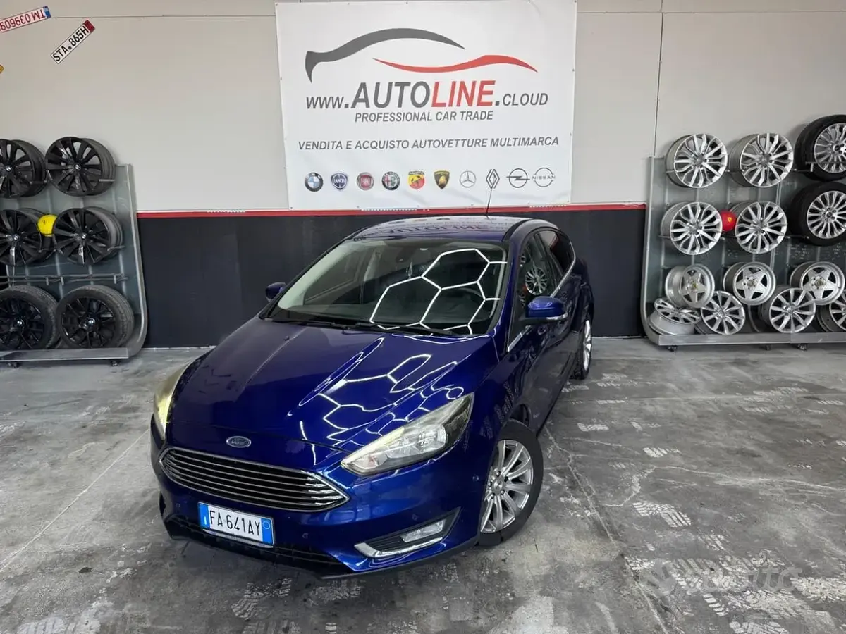 Usata Ford Focus 95 CV (69 kW) 2015 Bluazzurro Berlina