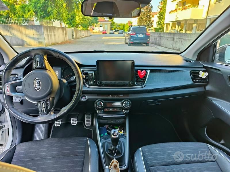Usata Kia Rio GT-Line 120 CV (88 kW) 2020 Bianco Berlina