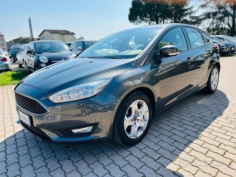 Usata Ford Focus Titanium 120 CV (88 kW) 2017 Grigio Berlina