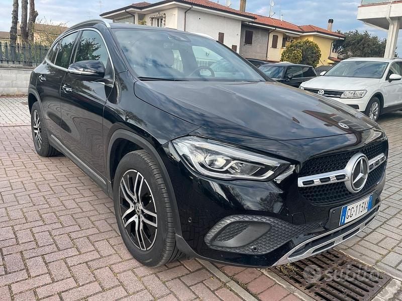 Usata Mercedes GLA180 Premium 136 CV (100 kW) 2021 Nero SUV