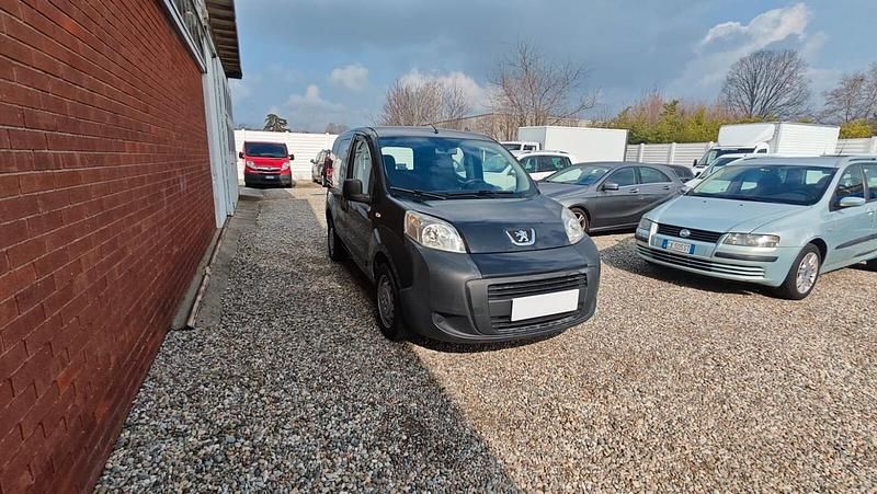Usata Peugeot Bipper Family 75 CV (55 kW) 2012 Nero Monovolume