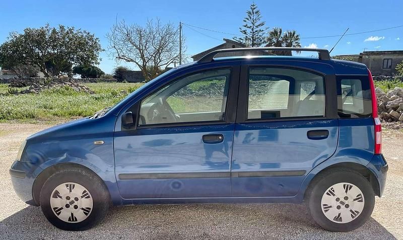 Usata Fiat Panda Dynamic 69 CV (50 kW) 2006 Blu/azzurro Utilitaria