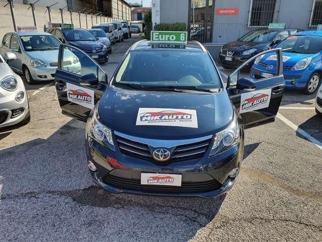 Blu/azzurro(met.) Usata 2015 Toyota Avensis Station wagon | 13.800 € - Immagine 1/4