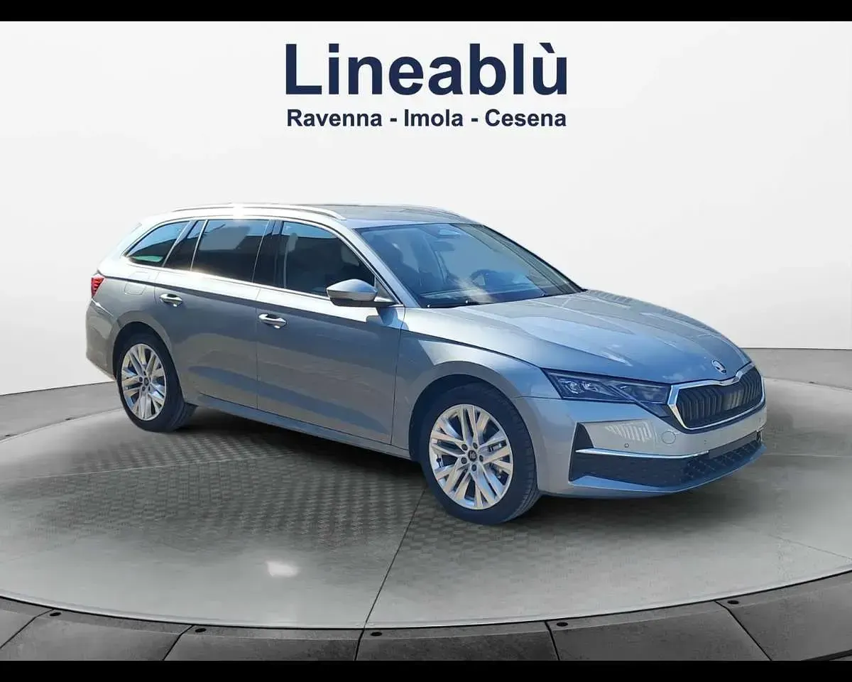 Nuova Skoda Octavia Style 150 CV (110 kW) 2026 Smokey diamondargento metalli Station wagon
