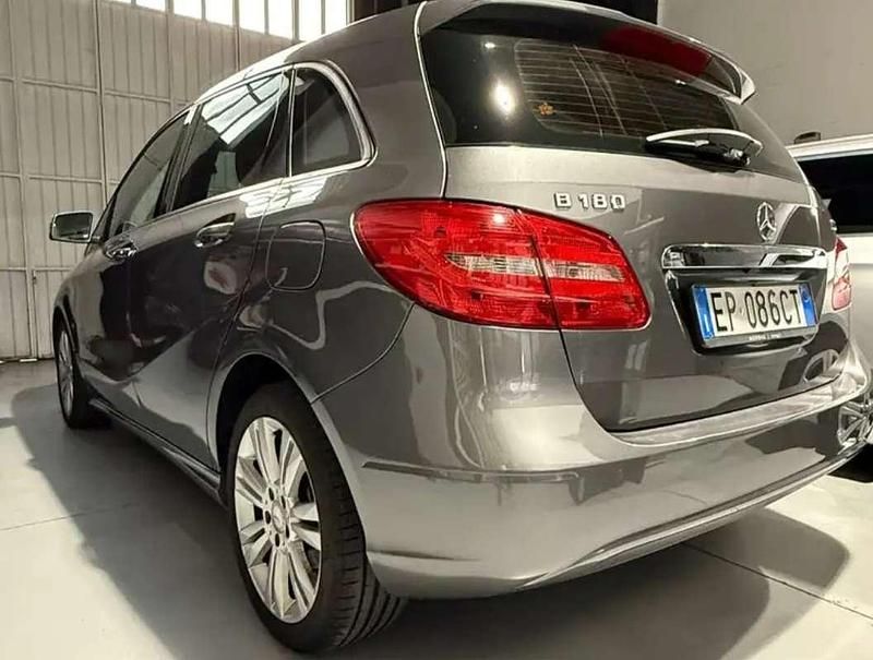 Usata Mercedes B180 Executive 109 CV (80 kW) 2013 Grigio Utilitaria