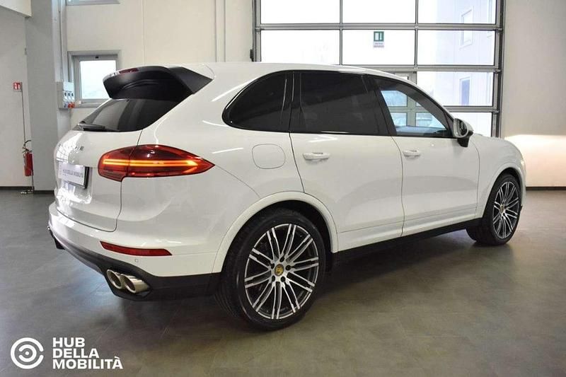 Usata Porsche Cayenne 250 CV (183 kW) 2016 Bianco SUV