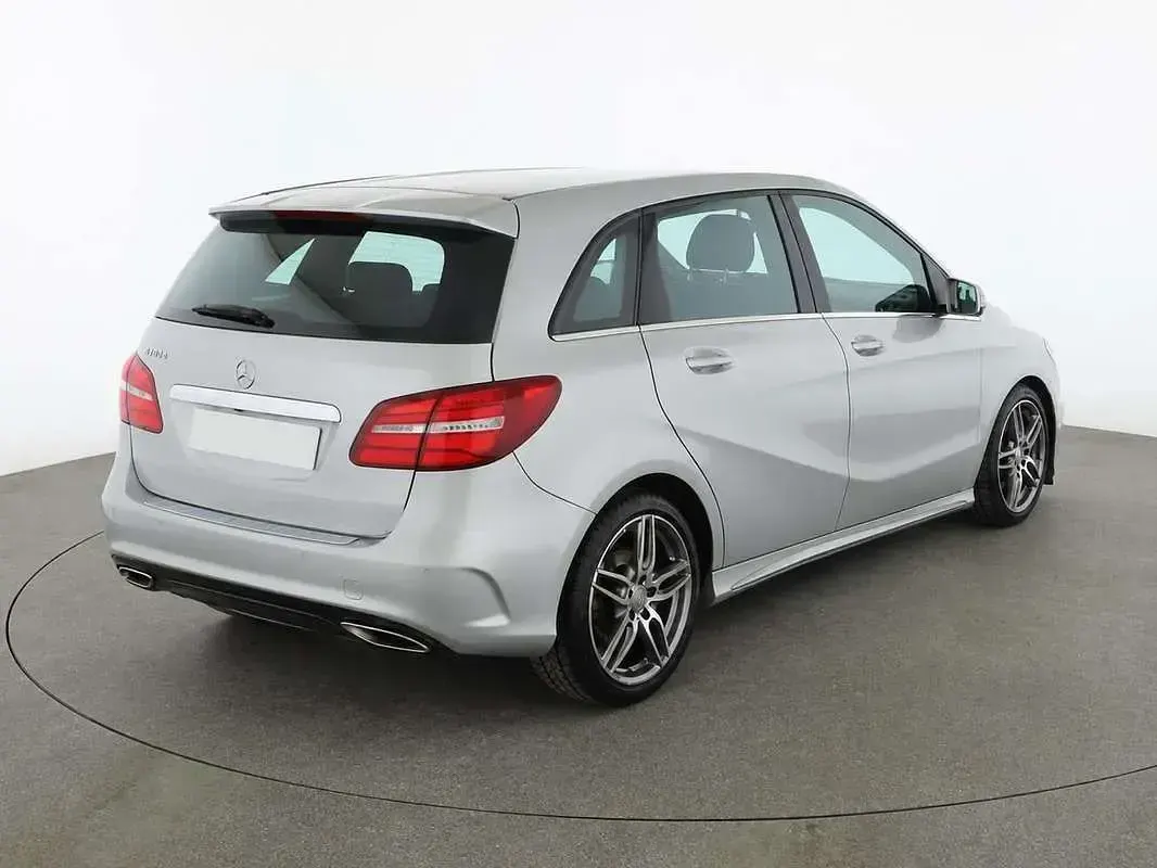 Usata Mercedes B200 Premium 136 CV (100 kW) 2015 Argento Utilitaria