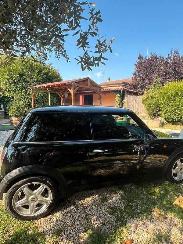 Usata Mini ONE 116 CV (85 kW) 2003 Nero Utilitaria