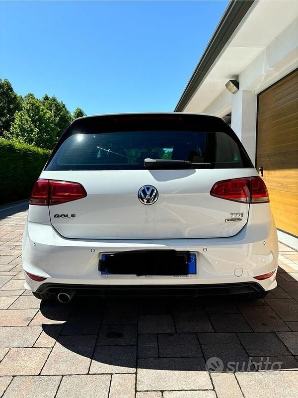 Usata VW Golf VII 110 CV (80 kW) 2016 Bianco Utilitaria