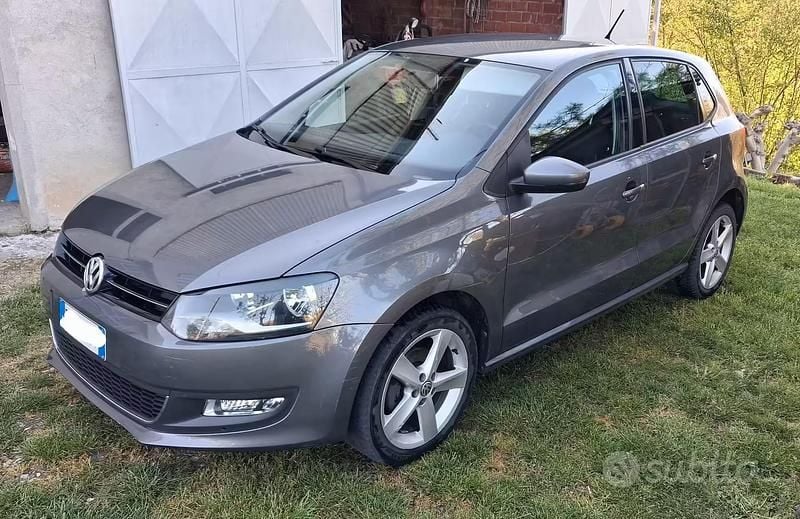 Usata VW Polo 90 CV (66 kW) 2013 Grigio Utilitaria