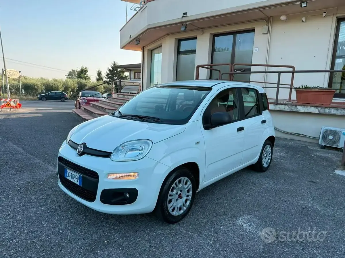 Usata Fiat Panda Lounge 69 CV (50 kW) 2020 Bianco Utilitaria
