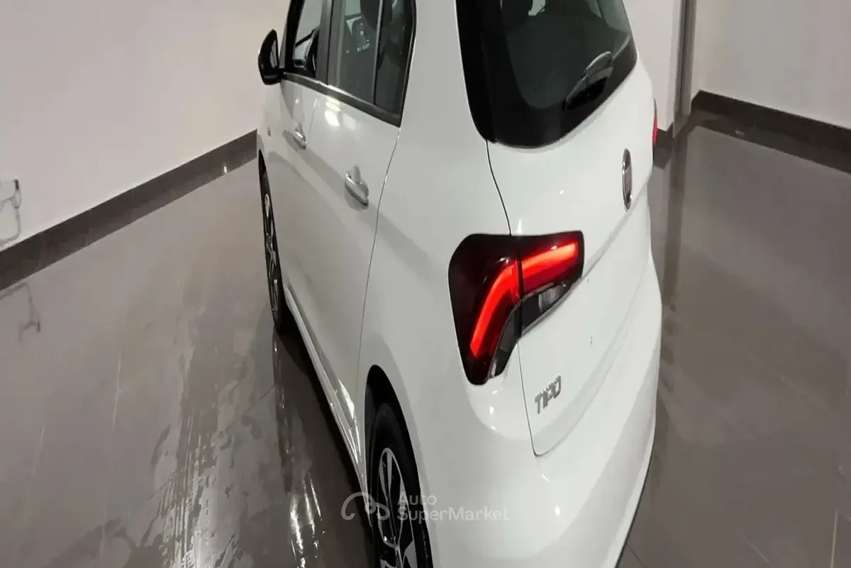 Usata Fiat Tipo City Life 101 CV (74 kW) 2023 Bianco Utilitaria