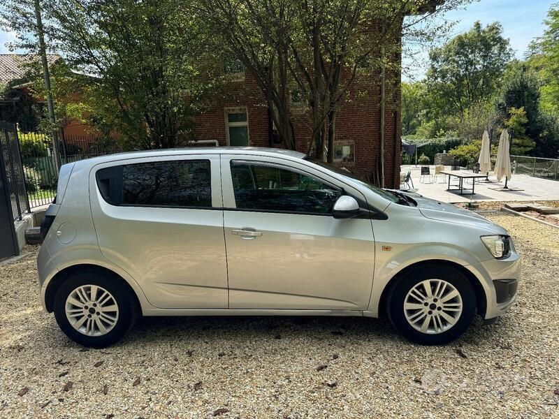 Usata Chevrolet Aveo 86 CV (63 kW) 2012 Grigio Berlina