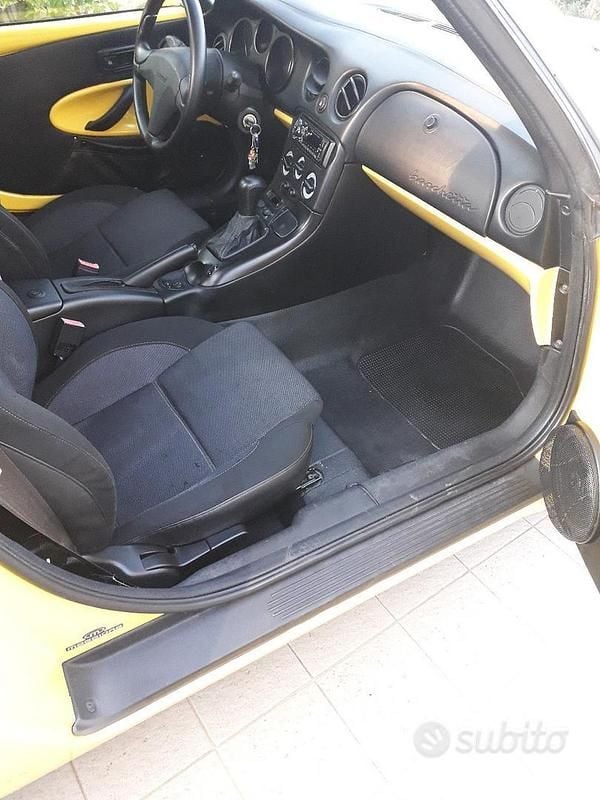 Usata Fiat Barchetta 130 CV (95 kW) 1995 Giallo Cabrio