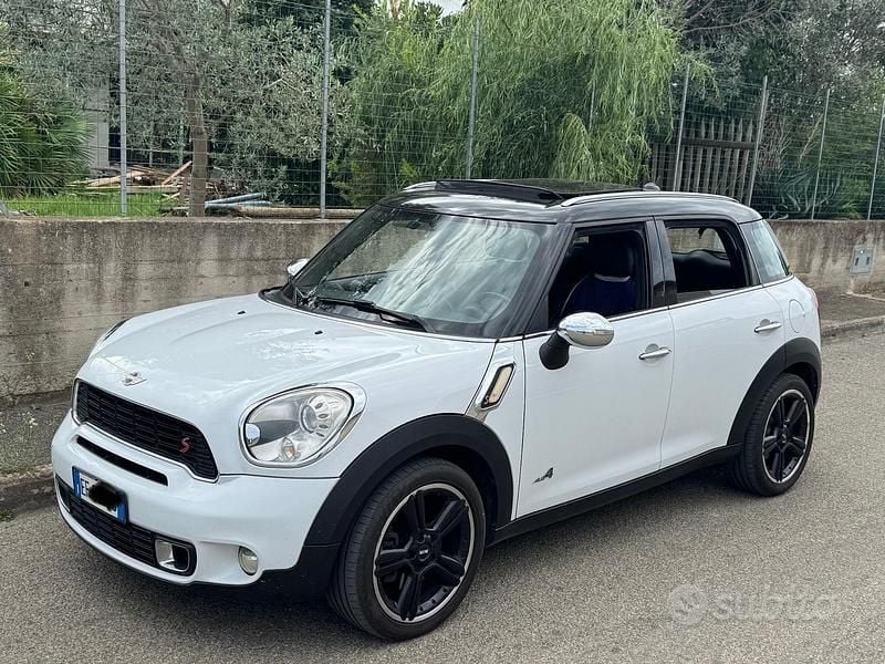 Bianco Usata 2010 Mini Countryman SUV | 7400 € (Buon prezzo) - Immagine 1/4