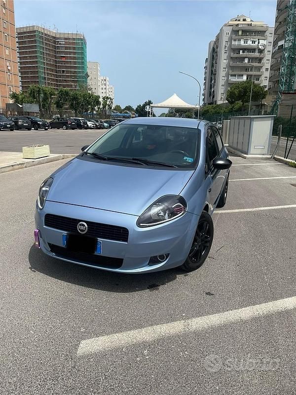 Usata Fiat Grande Punto 75 CV (55 kW) 2006 Blu Utilitaria