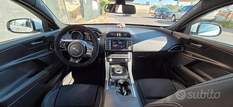 Usata Jaguar XE R-Sport 180 CV (132 kW) 2015 Bianco Berlina