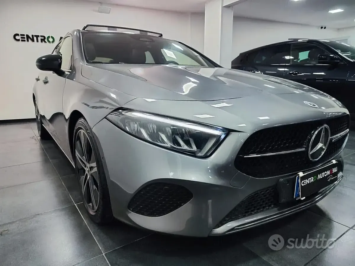 Usata Mercedes A180 116 CV (85 kW) 2023 Grigio Berlina