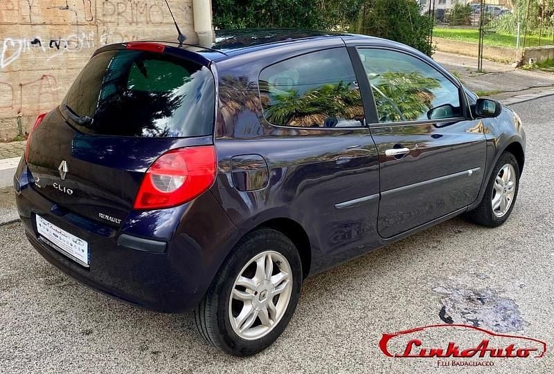 Usata Renault Clio II 75 CV (55 kW) 2007 Viola Berlina