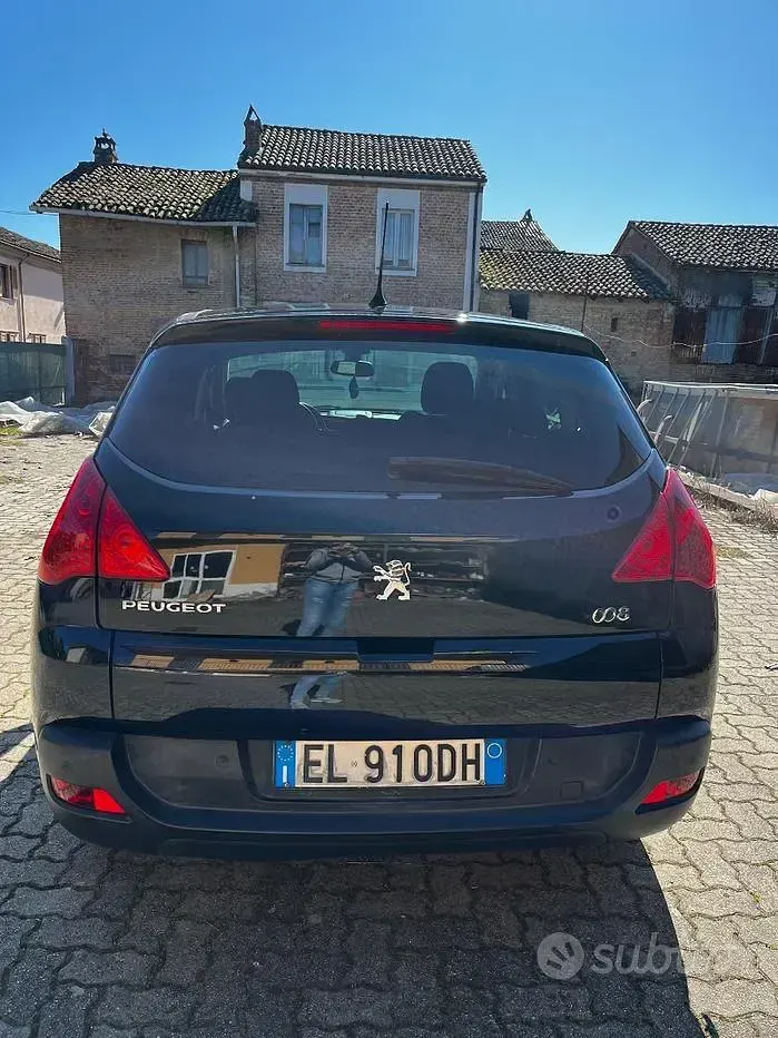 Usata Peugeot 3008 112 CV (82 kW) 2012 Nero Station wagon
