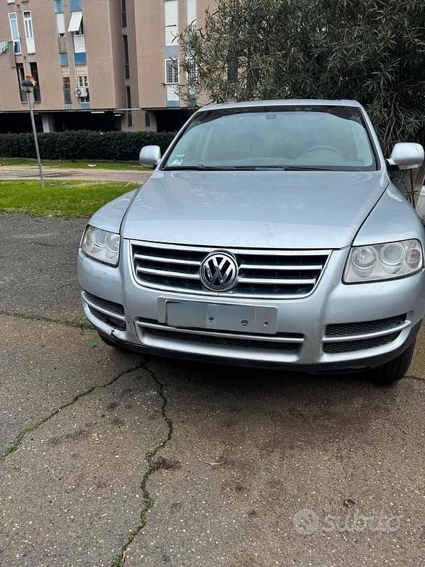 Usata VW Touareg 174 CV (127 kW) 2005 Grigio SUV