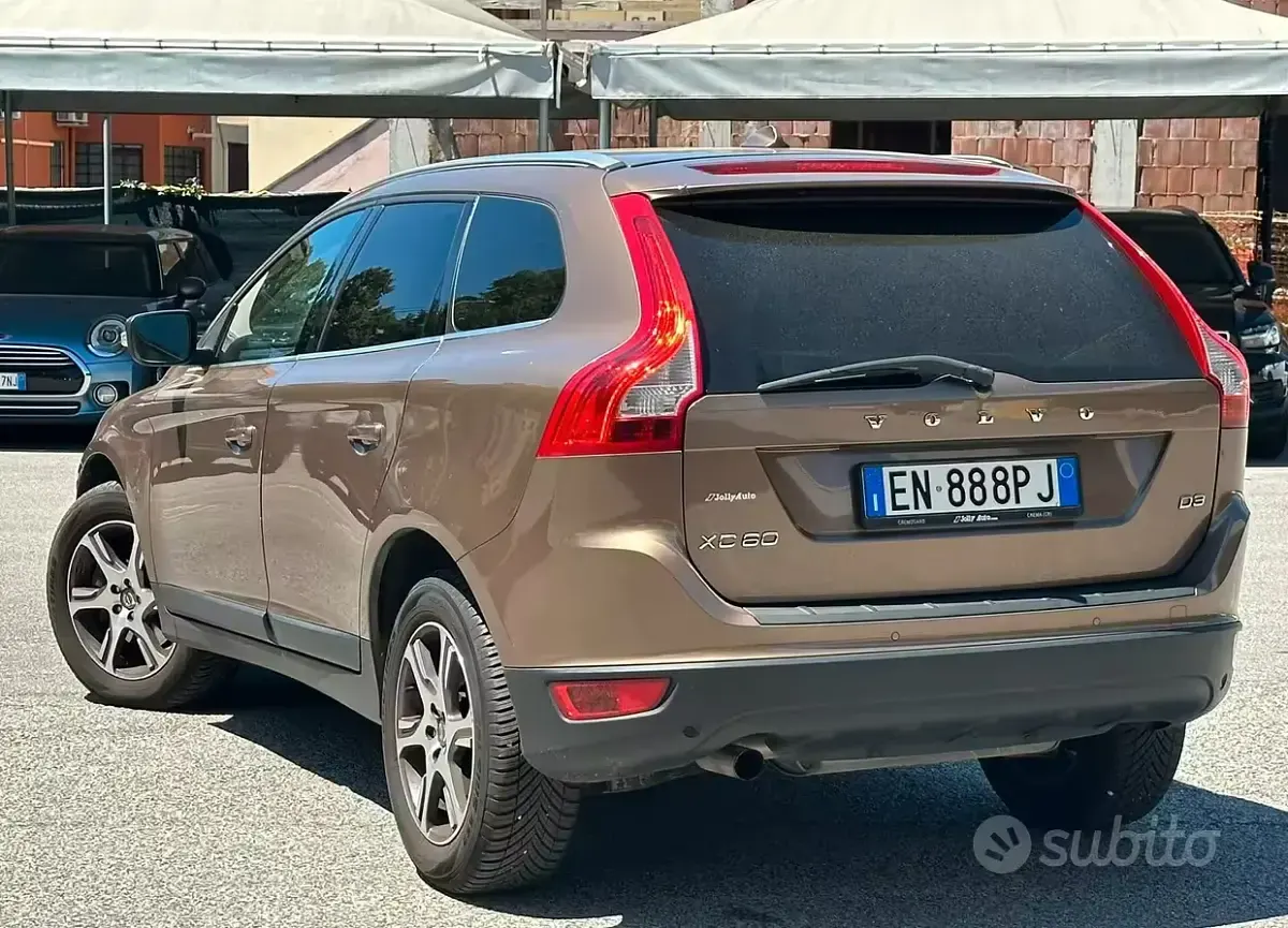 Usata Volvo XC60 Momentum 163 CV (119 kW) 2012 Marrone SUV