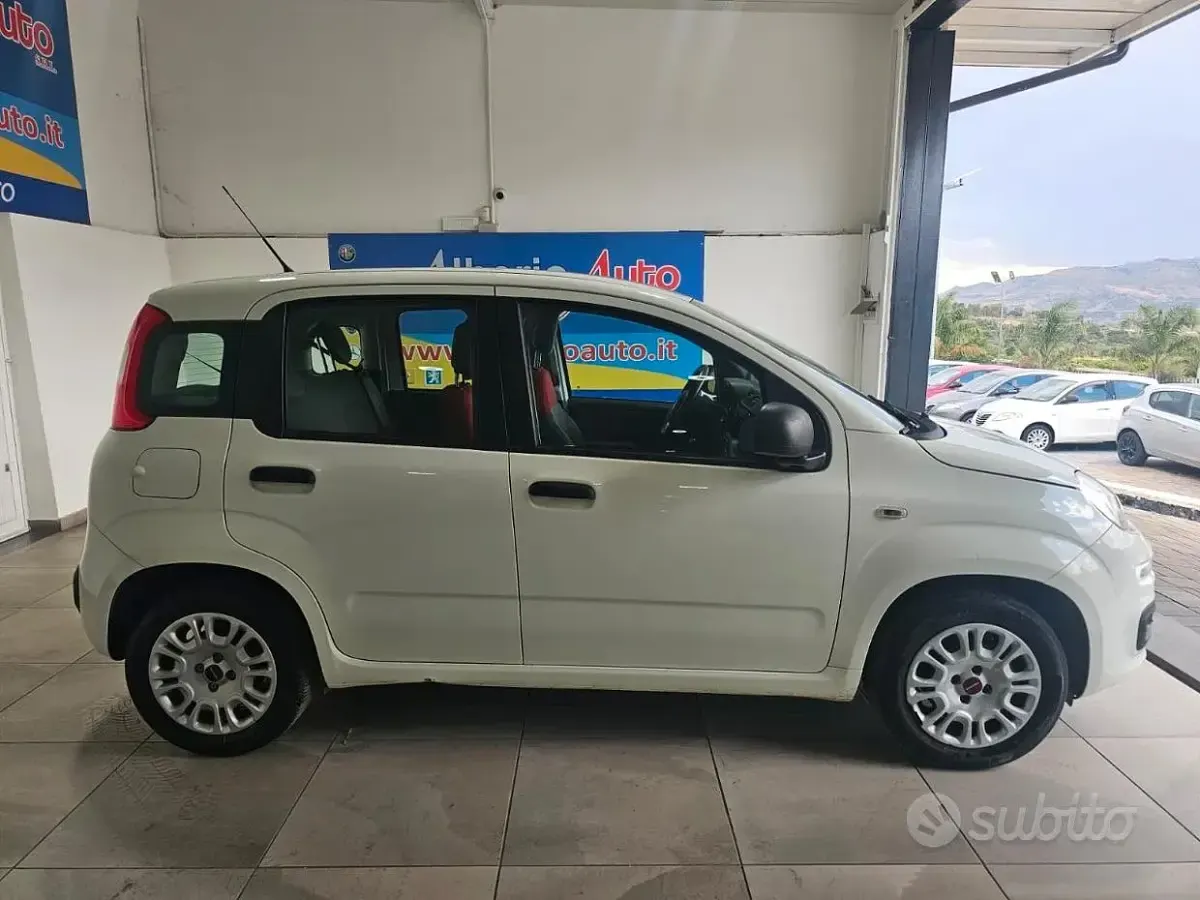 Usata Fiat Panda Easy 69 CV (50 kW) 2016 Bianco Utilitaria