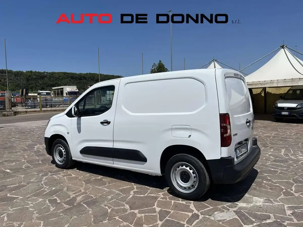 Usata Opel Combo 102 CV (75 kW) 2021 Bianco Monovolume