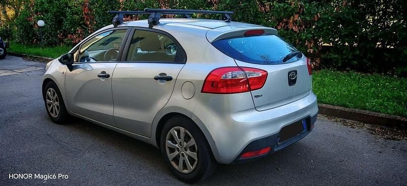 Usata Kia Rio Comfort 75 CV (55 kW) 2003 Berlina