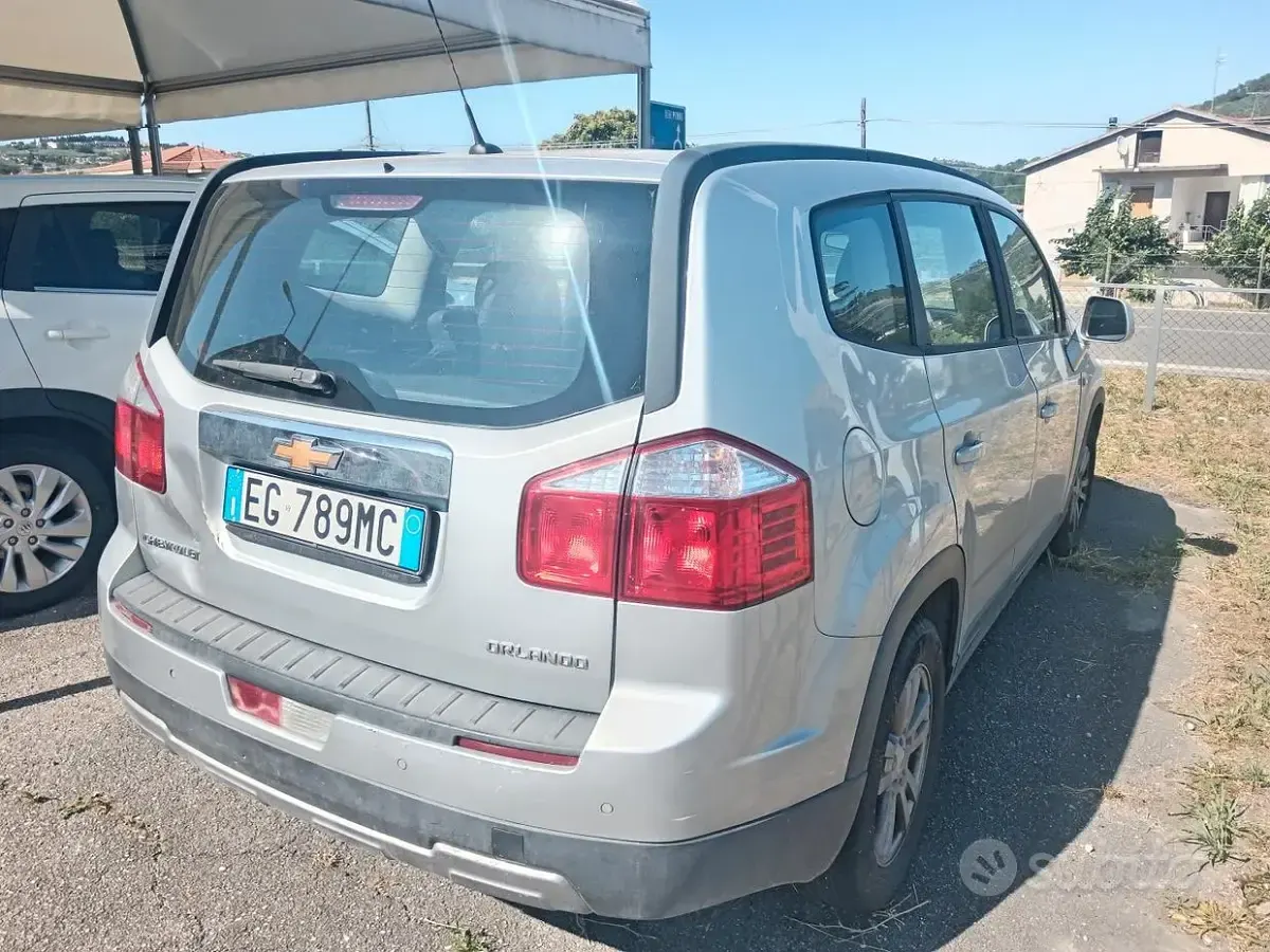 Usata Chevrolet Orlando 131 CV (96 kW) 2011 Grigio Monovolume