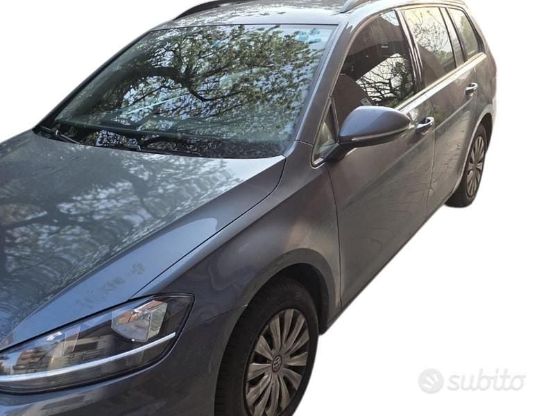 Usata VW Golf VII Business 110 CV (80 kW) 2018 Grigio Station wagon