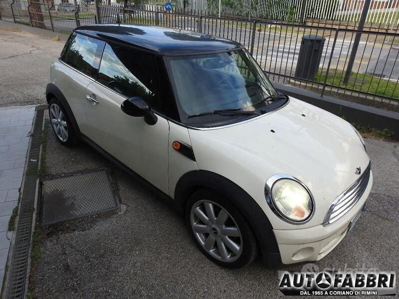 Usata Mini Cooper D 109 CV (80 kW) 2009 Altro(met.) Utilitaria