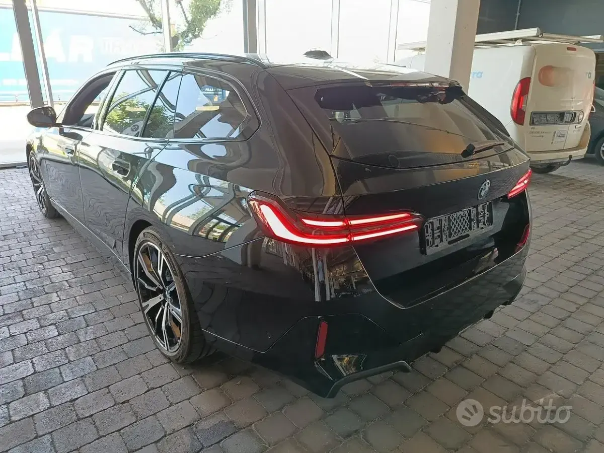 Usata BMW i5 M Sport 105 kW (143 CV) 2026 Nero Station wagon