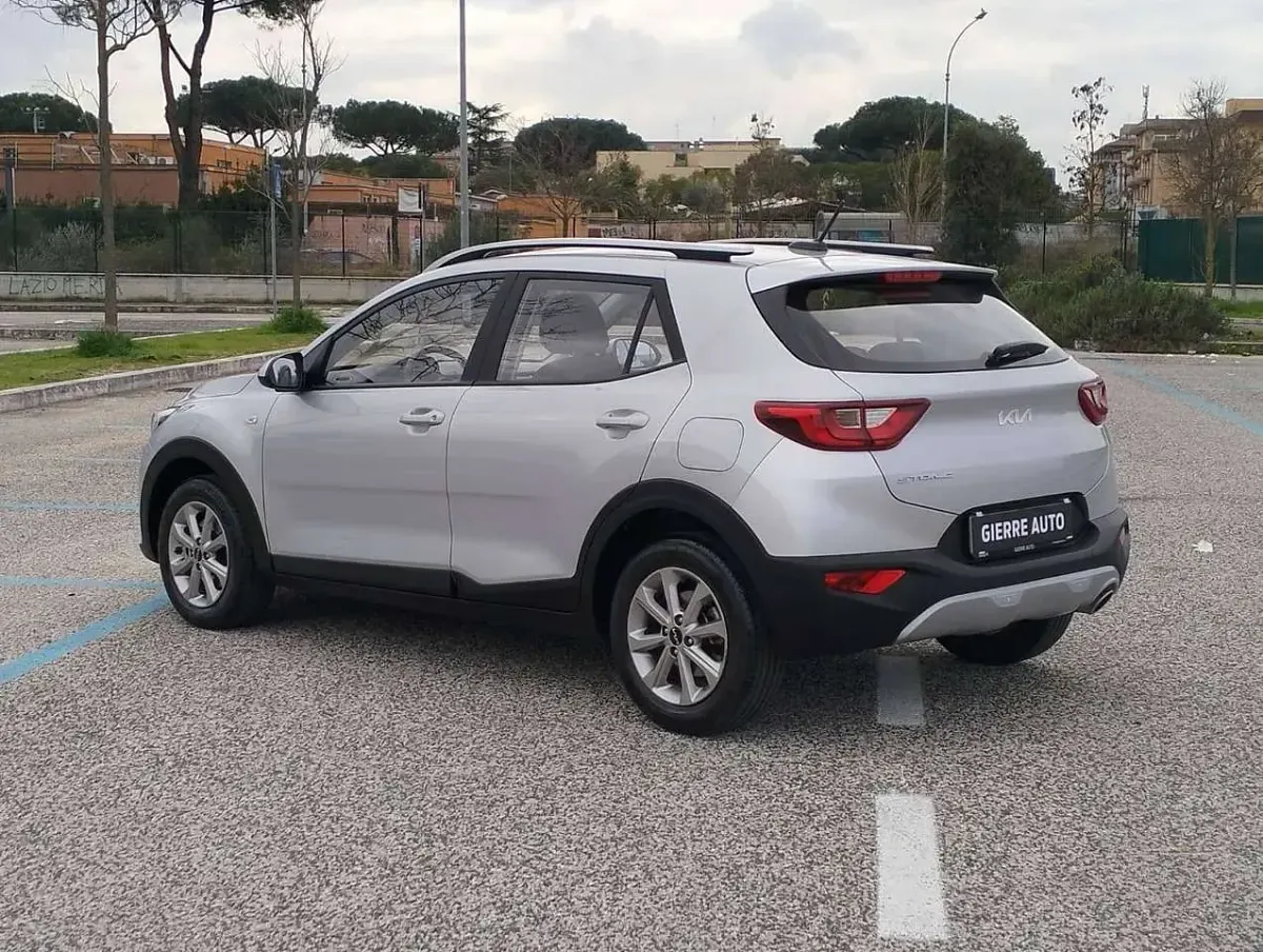 Usata Kia Stonic Urban 82 CV (60 kW) 2023 Sparkling silver SUV