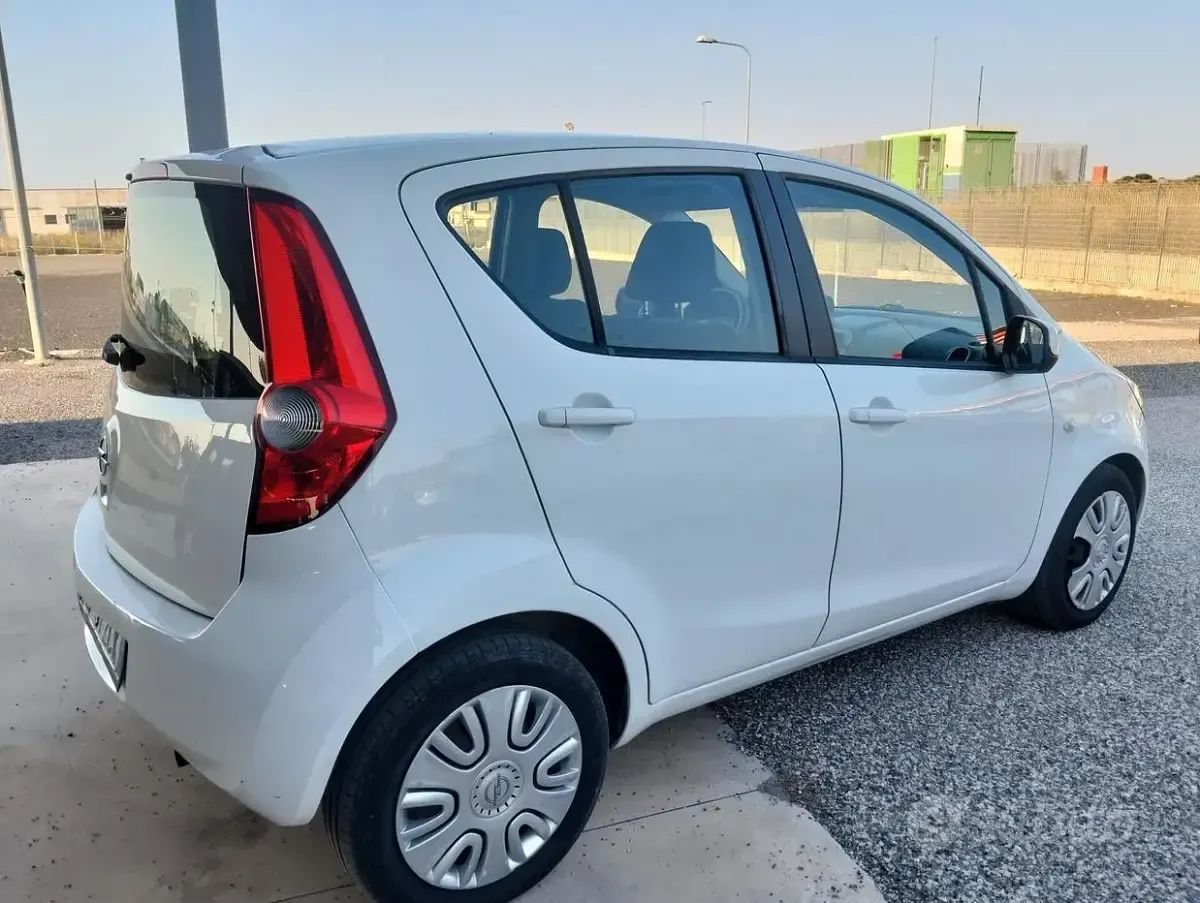 Usata Opel Agila Enjoy 86 CV (63 kW) 2010 Bianco Utilitaria