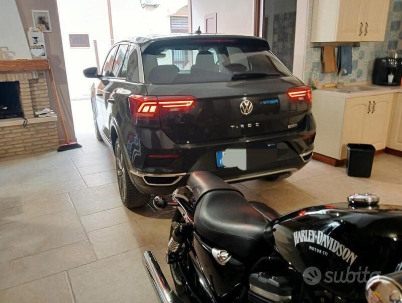 Usata VW T-Roc 150 CV (110 kW) 2019 Grigio SUV
