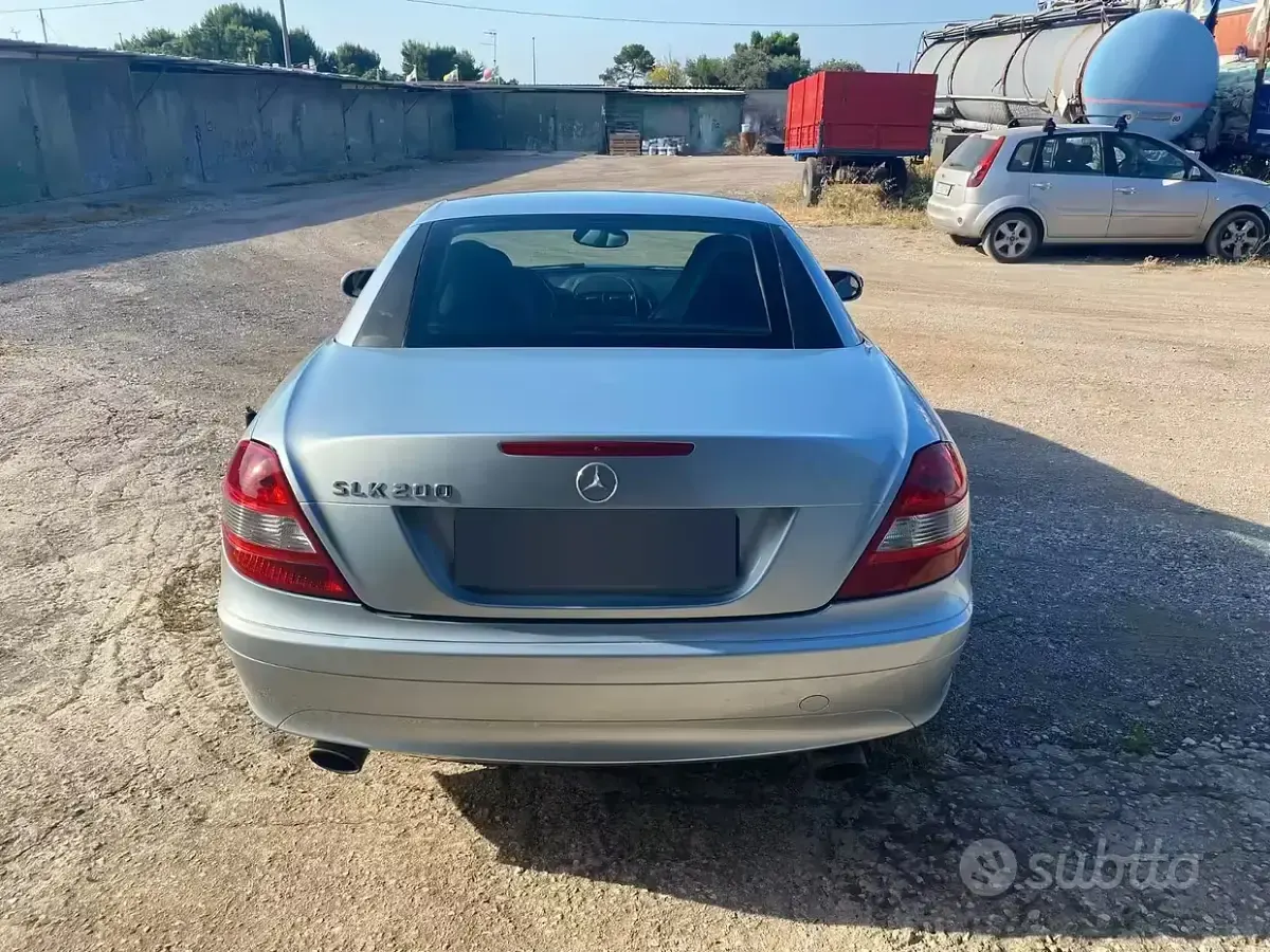 Usata Mercedes SLK200 163 CV (119 kW) 2005 Grigio Cabrio