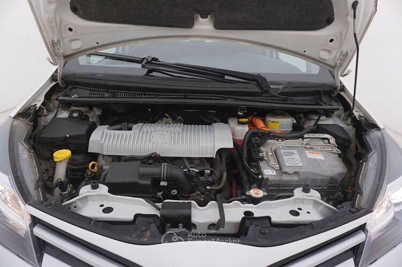 Usata Toyota Yaris 101 CV (74 kW) 2017 Bianco Berlina