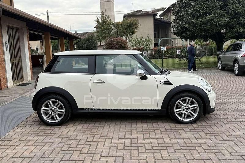 Occasion Mini Cooper D 111 ch (81 kW) 2014 Blanc Citadine
