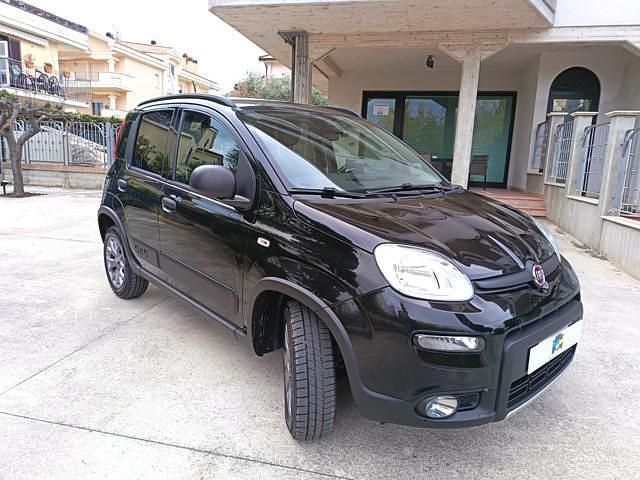 Usata Fiat Panda 4x4 S 86 CV (63 kW) 2018 Nero Utilitaria