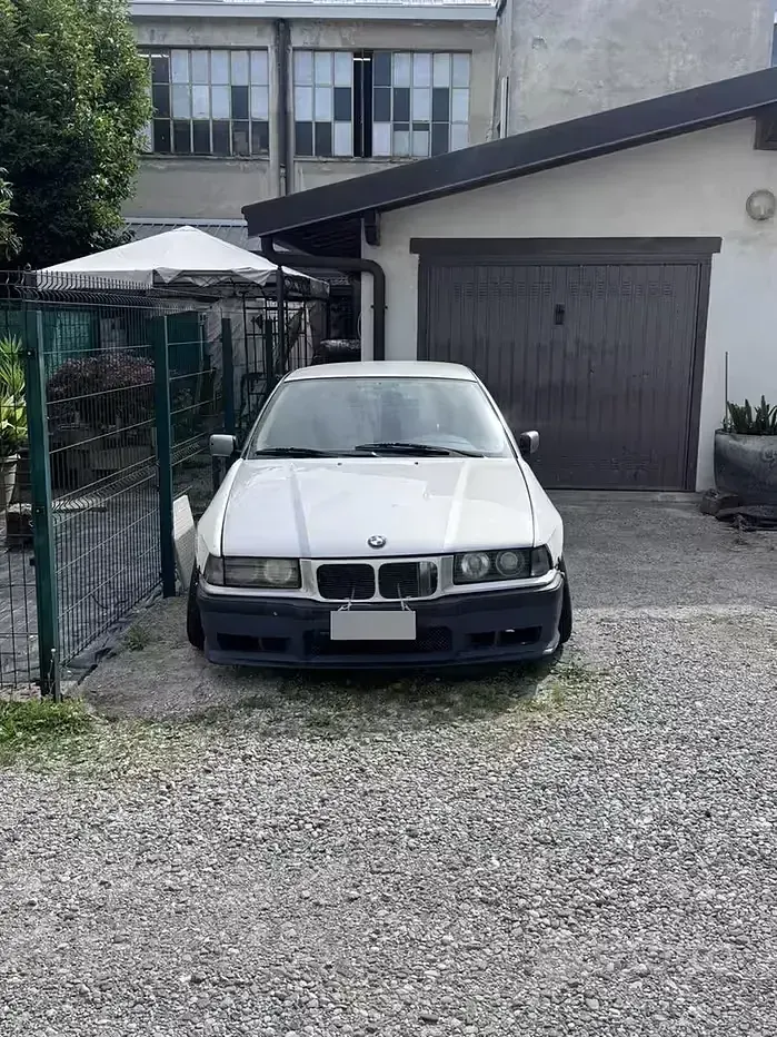 Usata BMW 320 150 CV (110 kW) 1991 Grigio Berlina