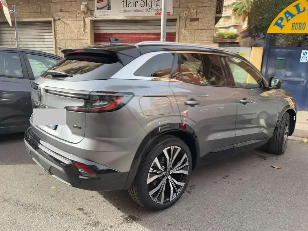 Usata Renault Austral Iconic 200 CV (147 kW) 2025 Grigio SUV