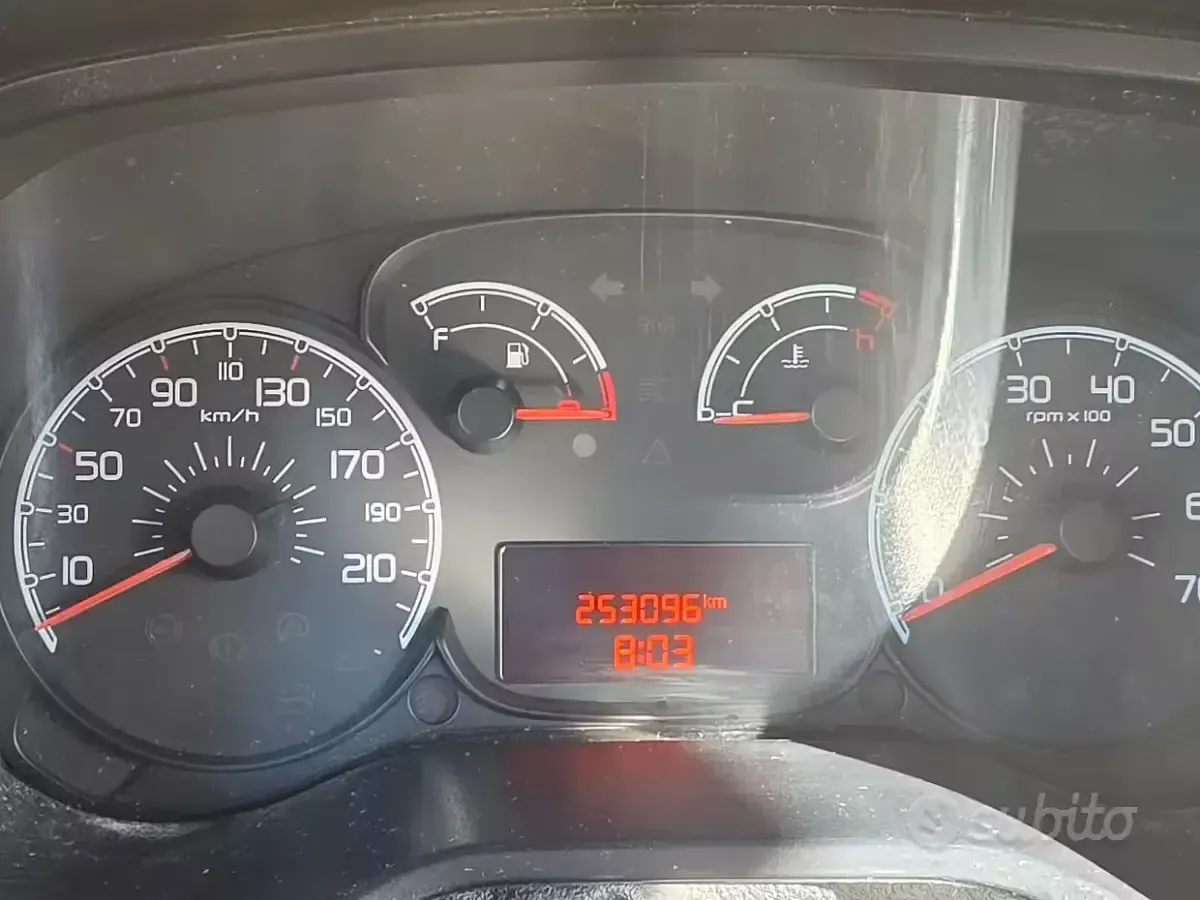 Usata Fiat Doblò 77 CV (56 kW) 2013 Blu Monovolume