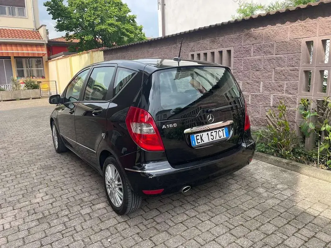 Usata Mercedes A160 Executive 95 CV (69 kW) 2011 Nero Utilitaria