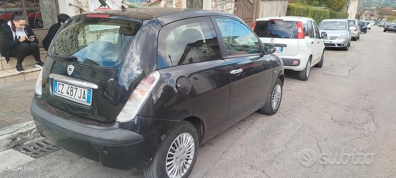 Usata Lancia Ypsilon 70 CV (51 kW) 2005 Nero Utilitaria
