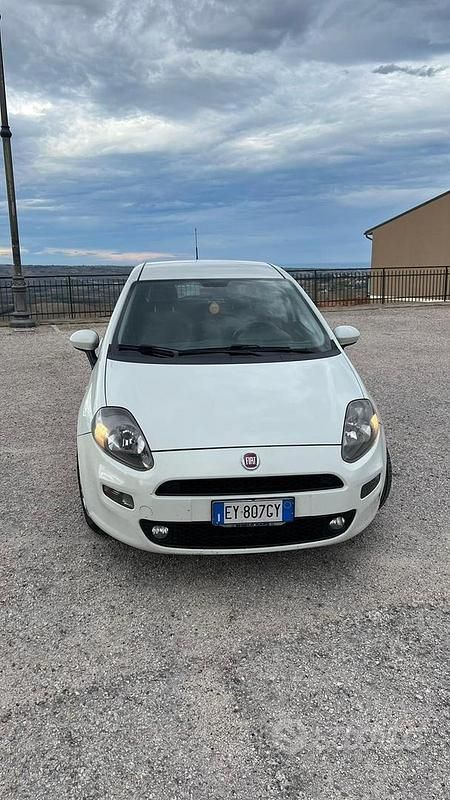 Usata Fiat Grande Punto 95 CV (69 kW) 2016 Bianco Utilitaria