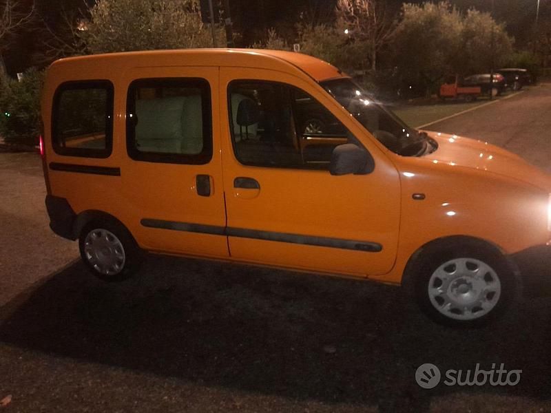 Usata 1998 Renault Kangoo Tre volumi | 3000 € - Immagine 1/4