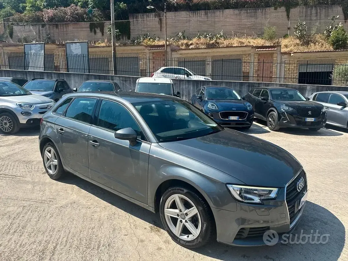 Usata Audi A3 Business 150 CV (110 kW) 2020 Grigio Berlina
